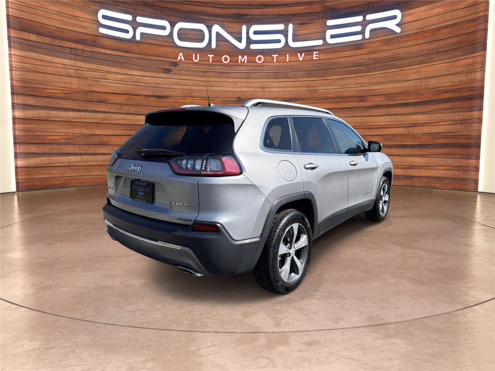 Used 2019 Jeep Cherokee Limited AWD/4WD image 7