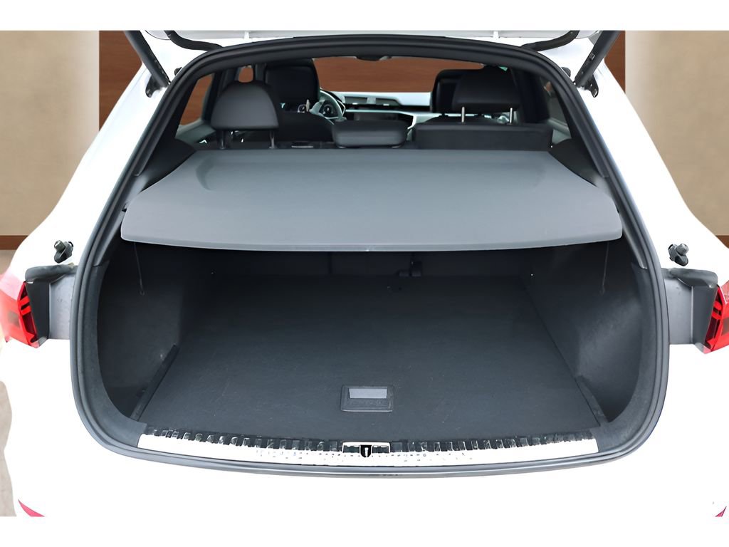 Used 2025 Audi Q3 2.0T Premium image 16