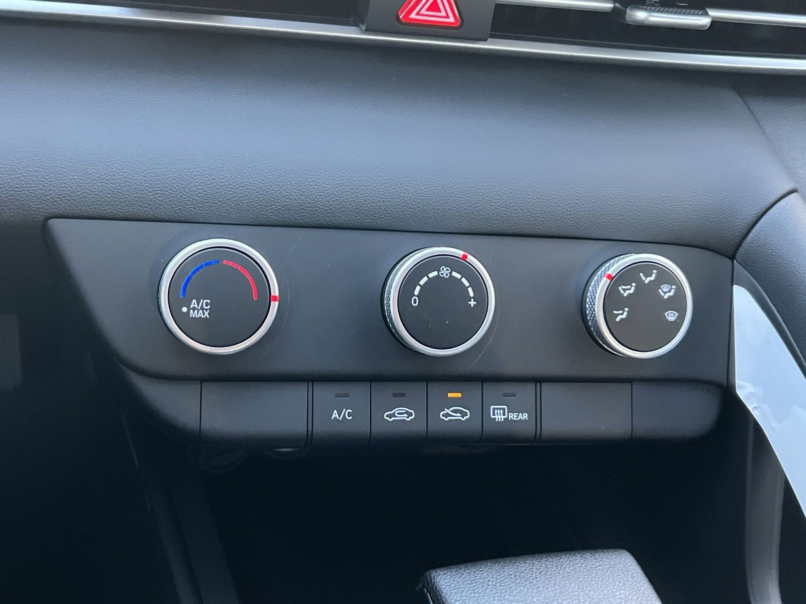 New 2026 Hyundai Elantra SE image 20