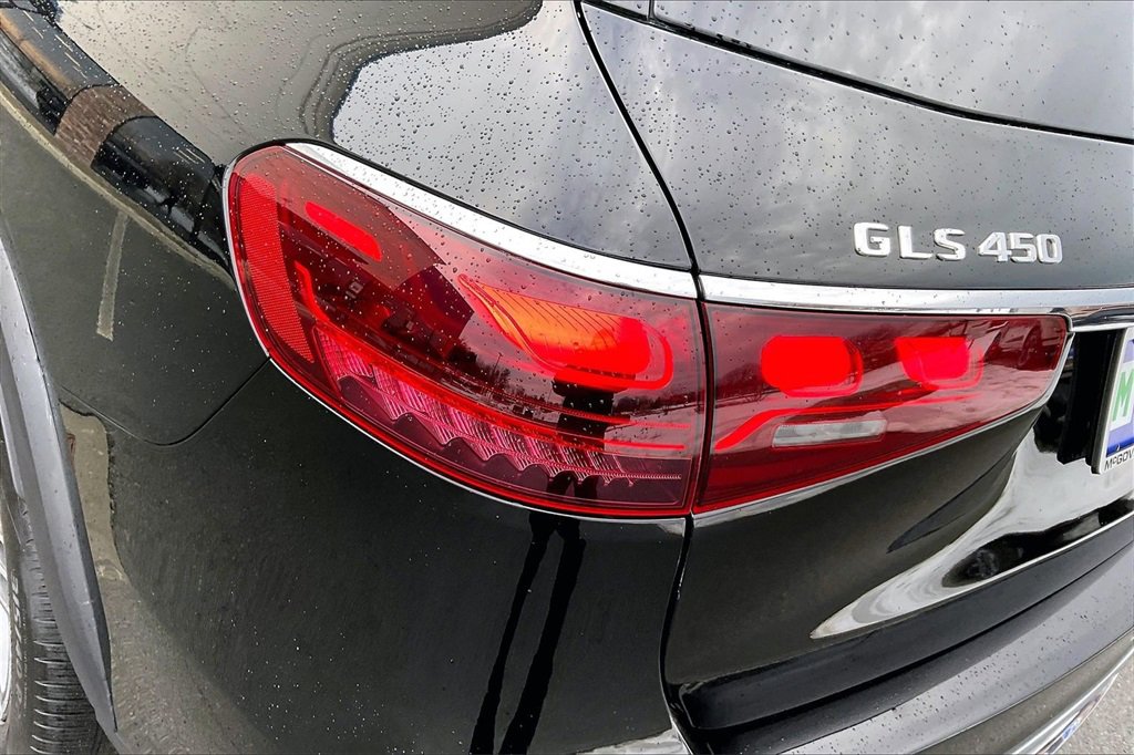 Used 2024 Mercedes-Benz GLS 450 4MATIC image 23
