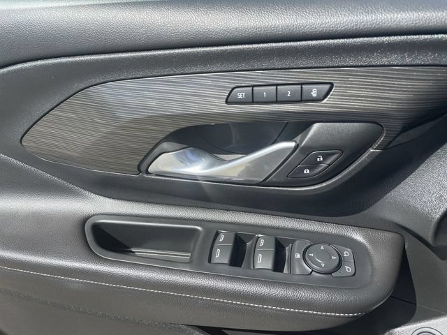 Used 2022 GMC Terrain SLT w/ Infotainment Package II FWD image 23