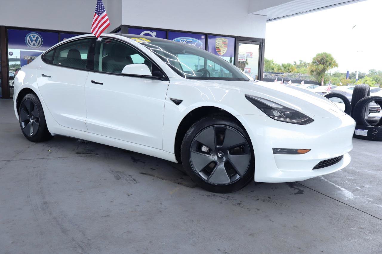 Used 2023 Tesla Model 3 Standard Range RWD image 3