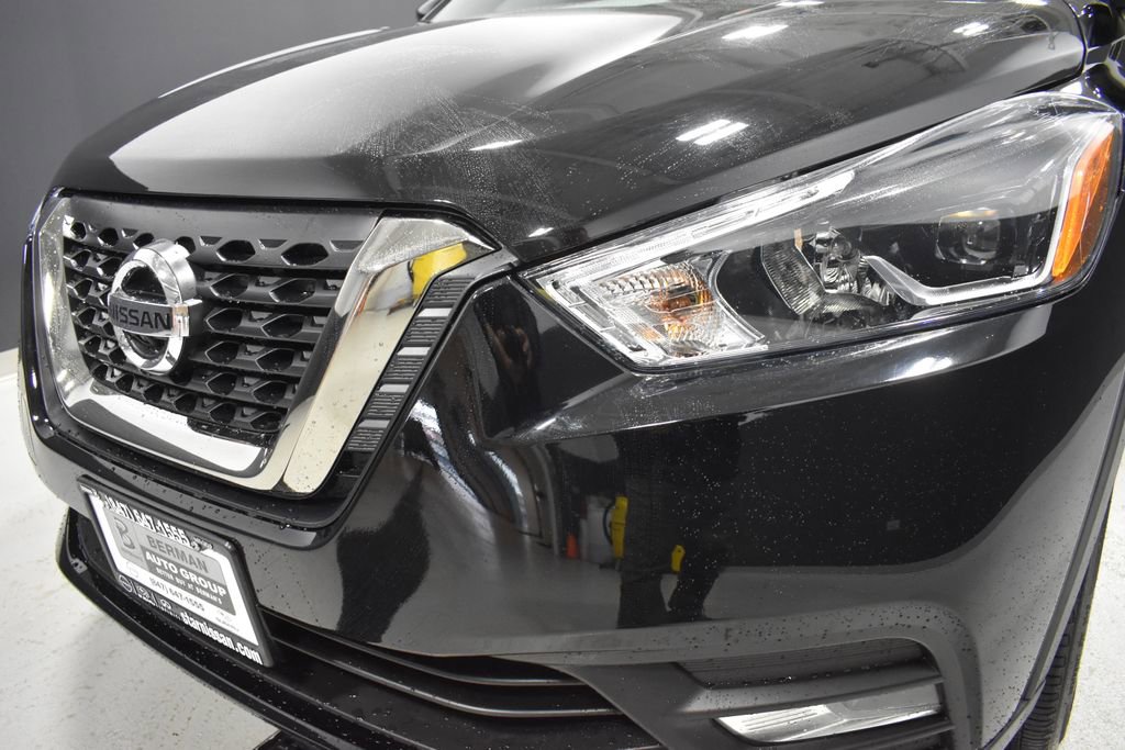 Used 2020 Nissan Kicks SR image 11