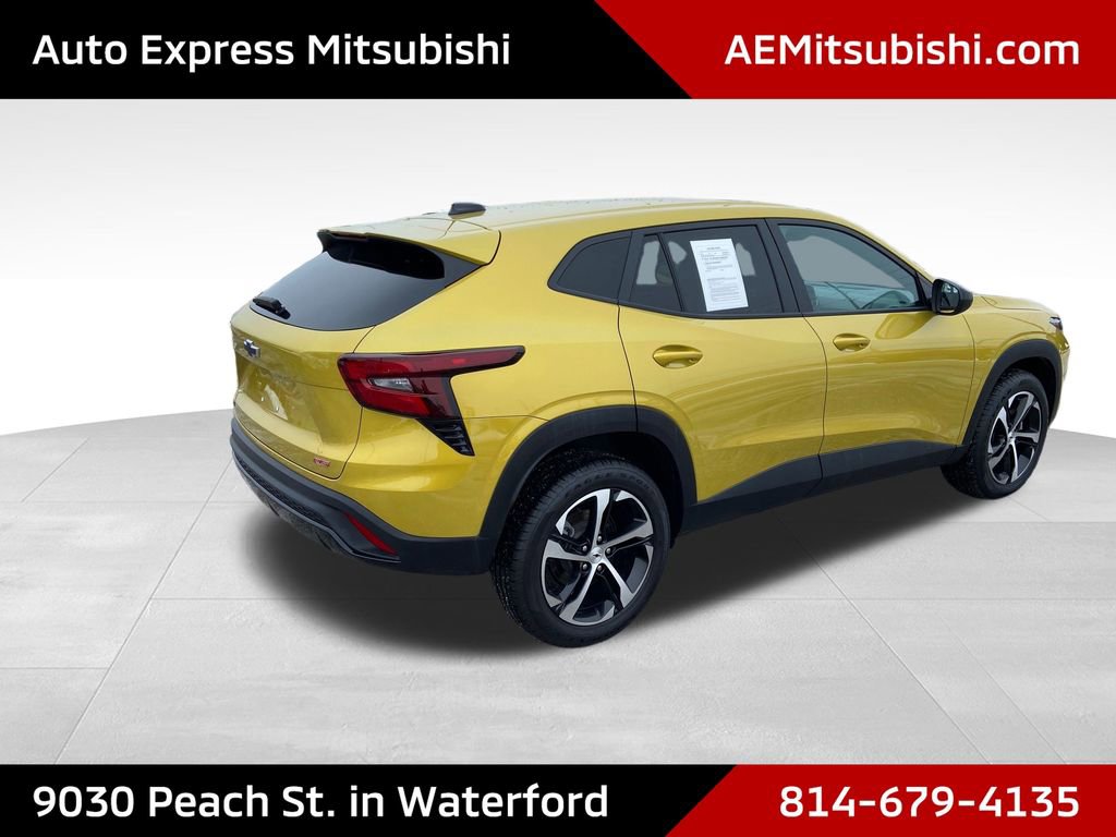 Used 2024 Chevrolet Trax RS w/ Sunroof Package image 7