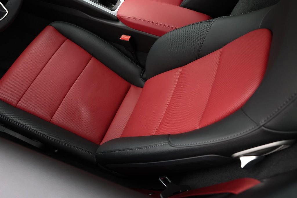 Used 2025 Porsche 718 Cayman image 25