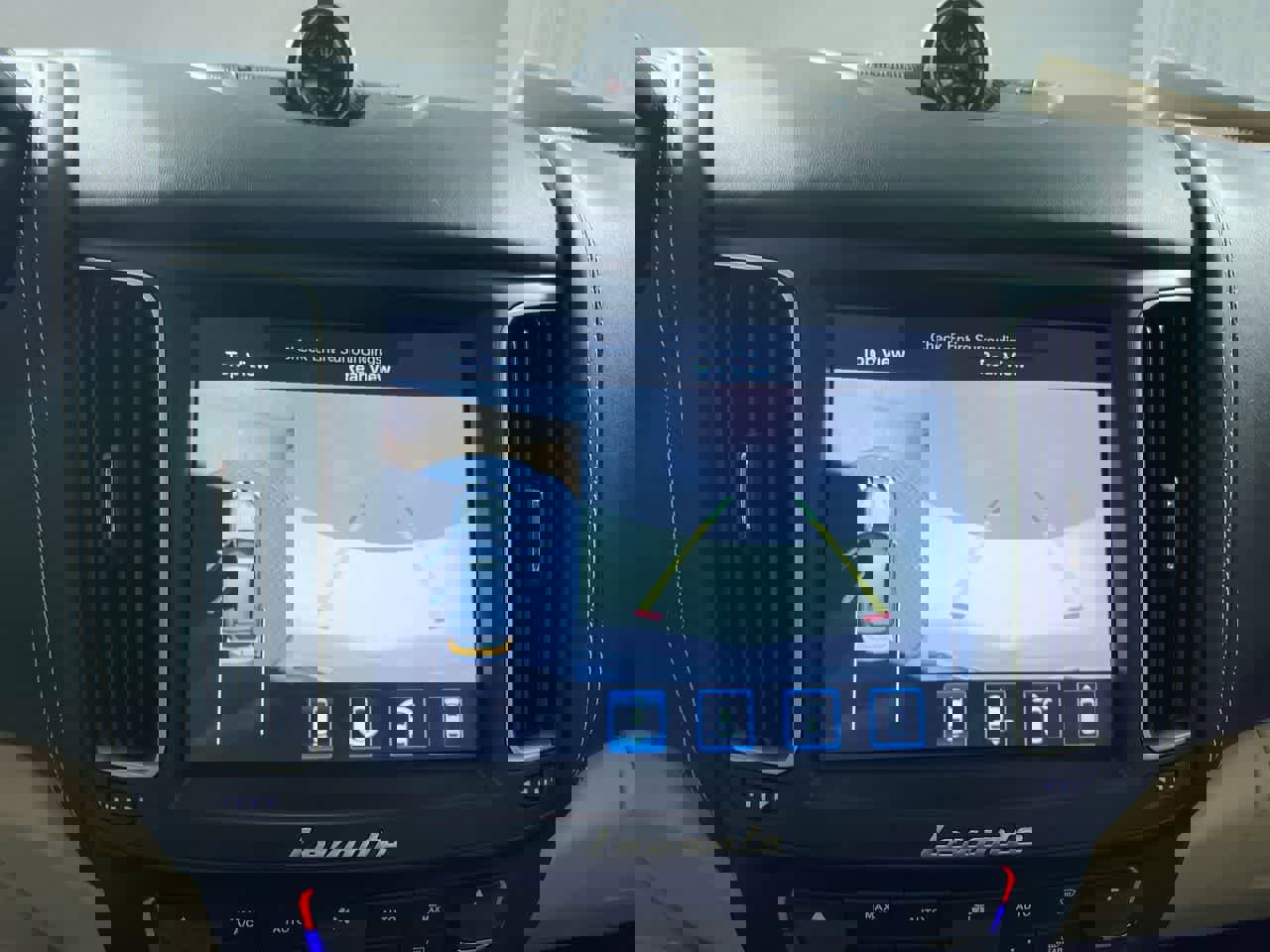 Used 2020 Maserati Levante GranLusso image 25