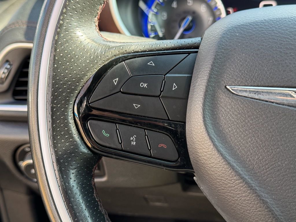 Used 2020 Chrysler Pacifica Limited image 24