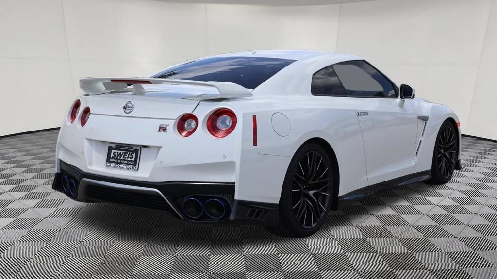 Used 2021 Nissan GT-R Premium AWD/4WD image 6