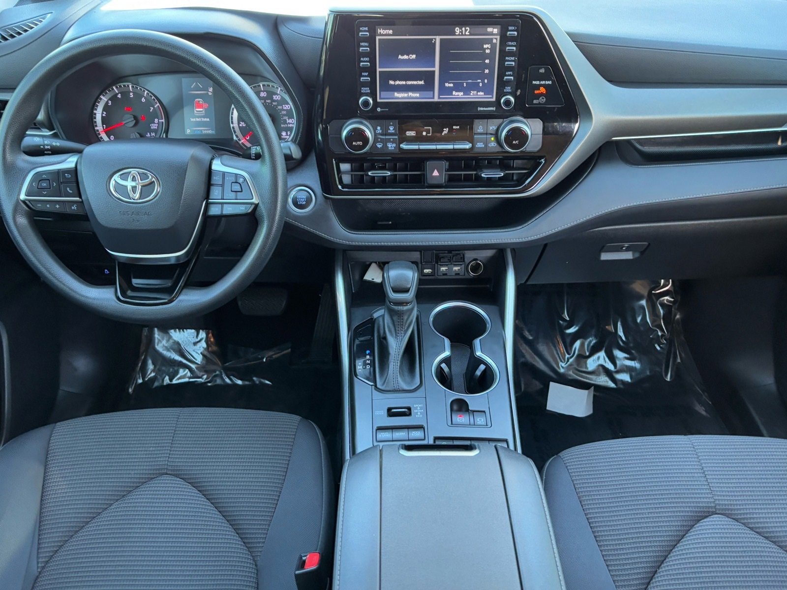 Certified 2021 Toyota Highlander L image 14