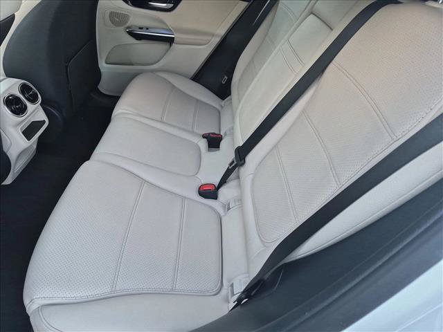 Used 2024 Mercedes-Benz GLC 300 image 18