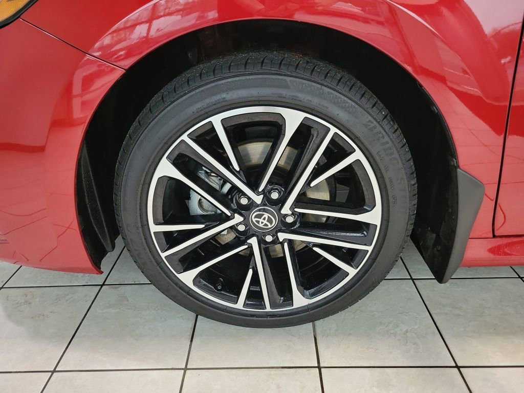 Used 2025 Toyota Camry XLE image 32