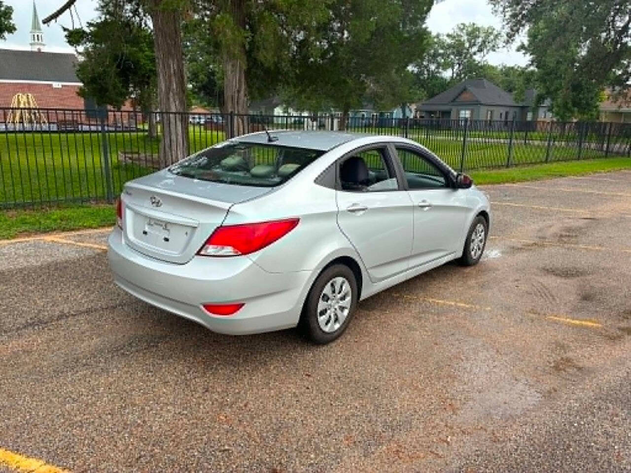 Used 2017 Hyundai Accent SE FWD image 8