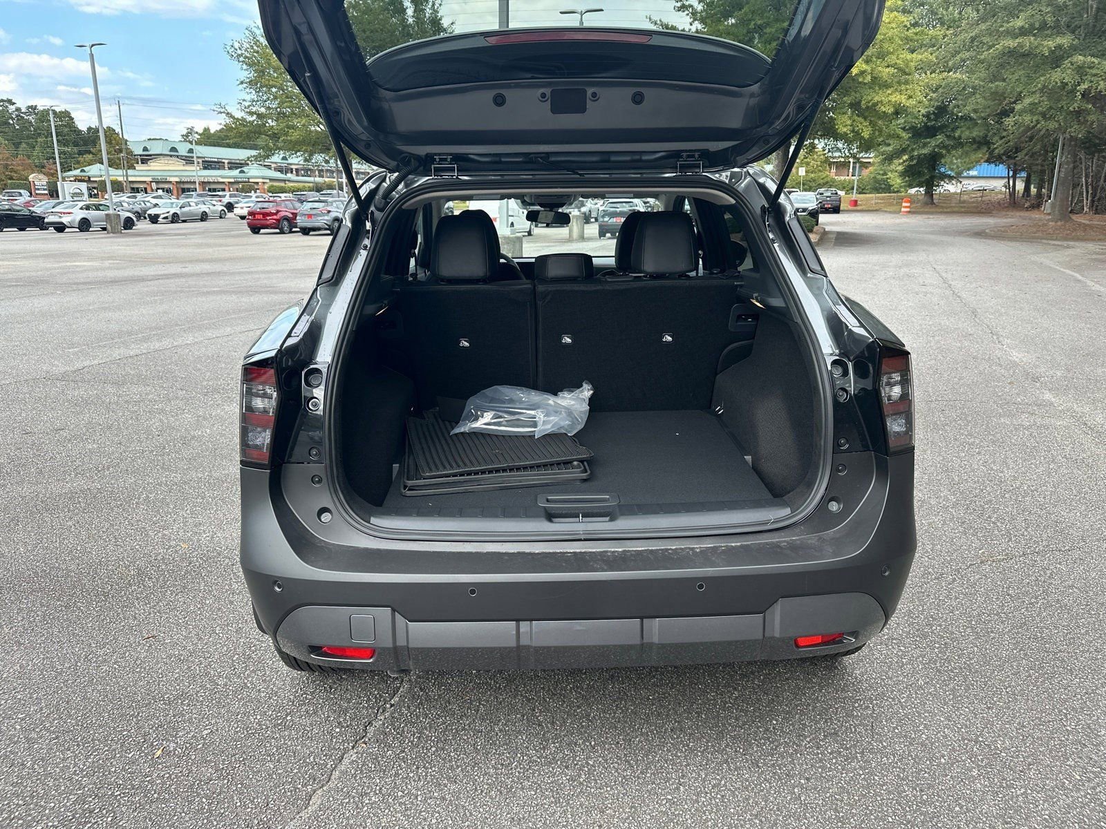 New 2026 Nissan Kicks SR image 18