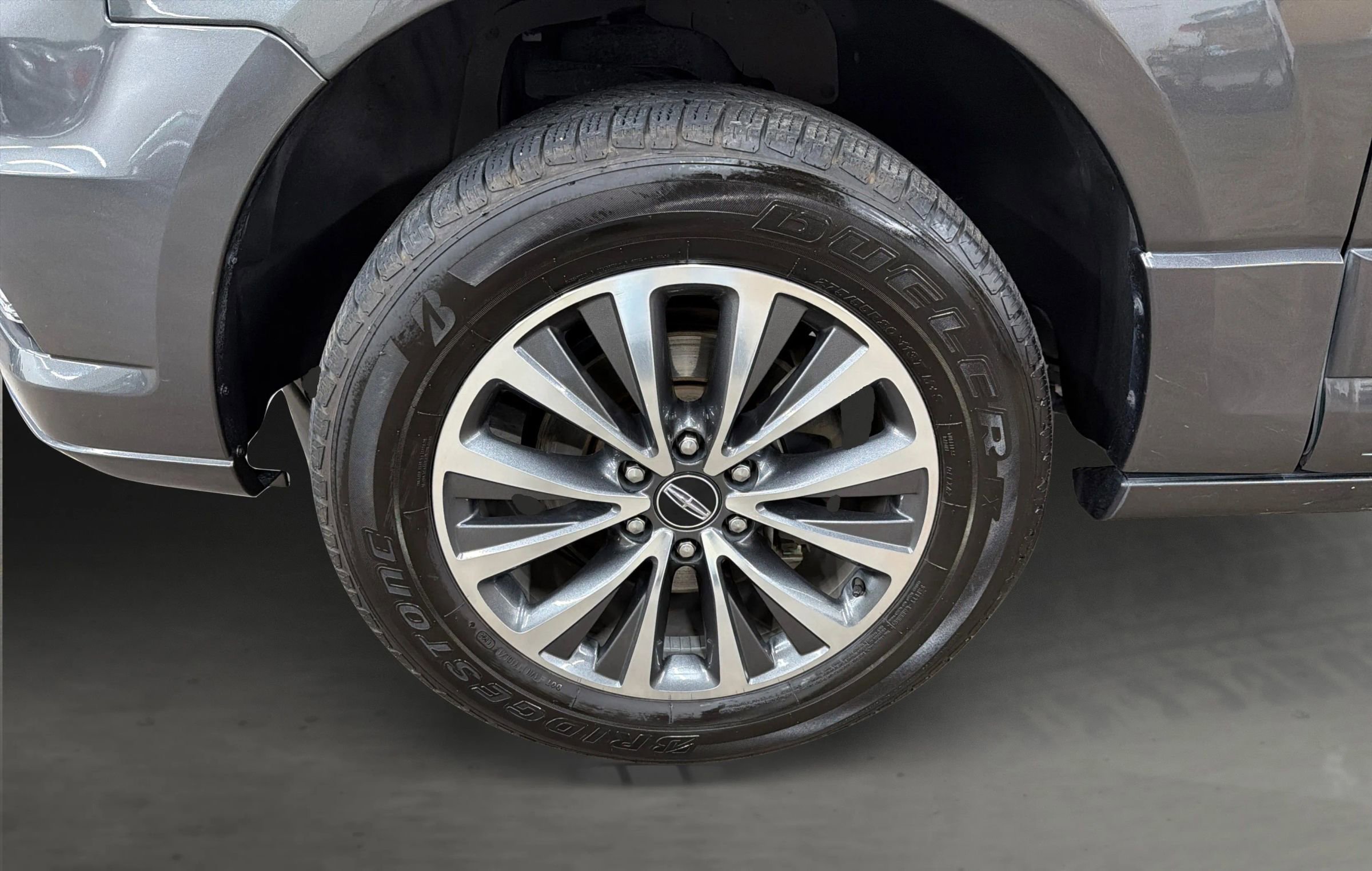 Used 2016 Lincoln Navigator L Select RWD image 15