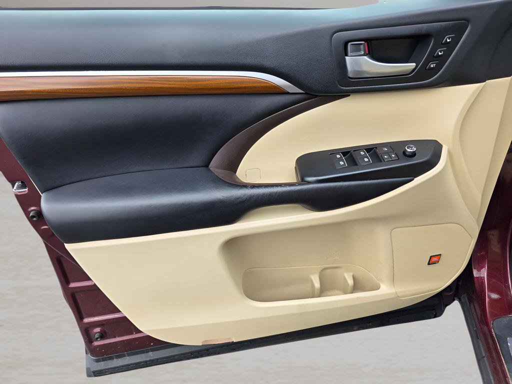 Used 2018 Toyota Highlander Limited Platinum w/ Protection Package #3 image 18