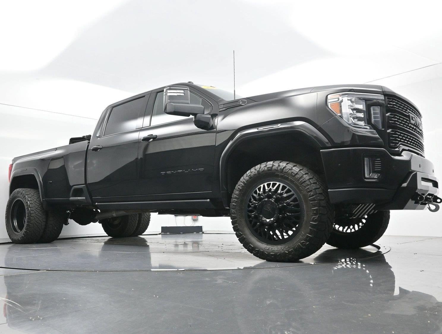 Used 2022 GMC Sierra 3500 Denali w/ Denali Ultimate Package AWD/4WD image 49