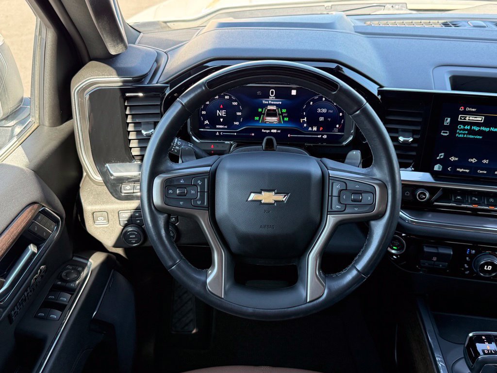 Used 2023 Chevrolet Silverado 1500 High Country w/ Technology Package AWD/4WD image 18