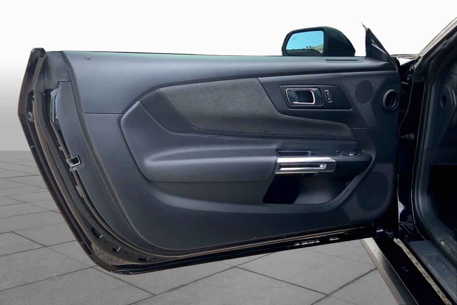 Used 2025 Ford Mustang Coupe RWD image 20