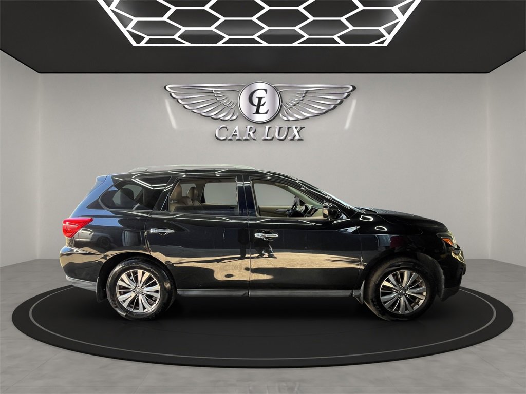 Used 2018 Nissan Pathfinder SL image 7