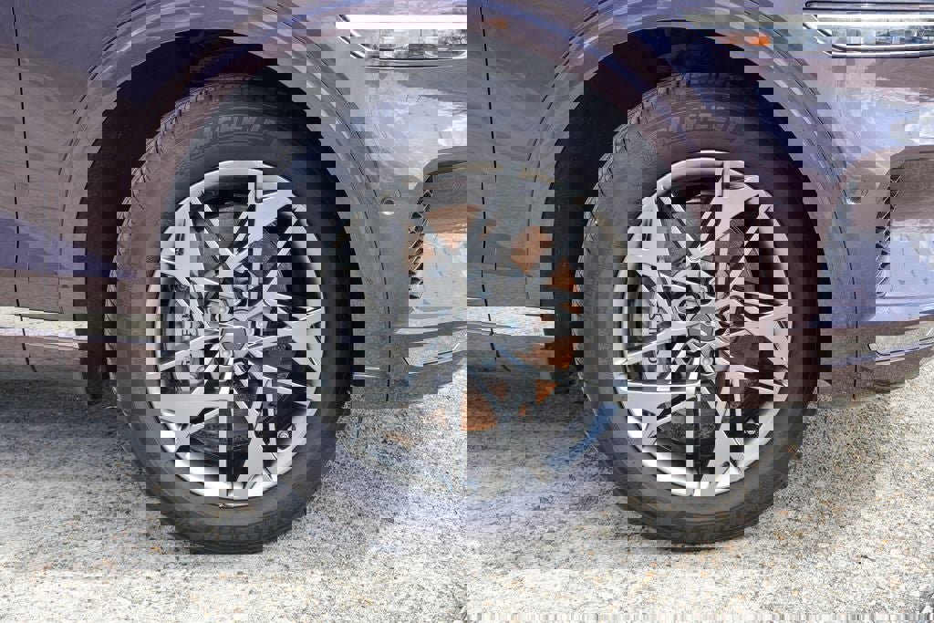 Used 2023 Genesis GV70 2.5T w/ Advanced Package image 26