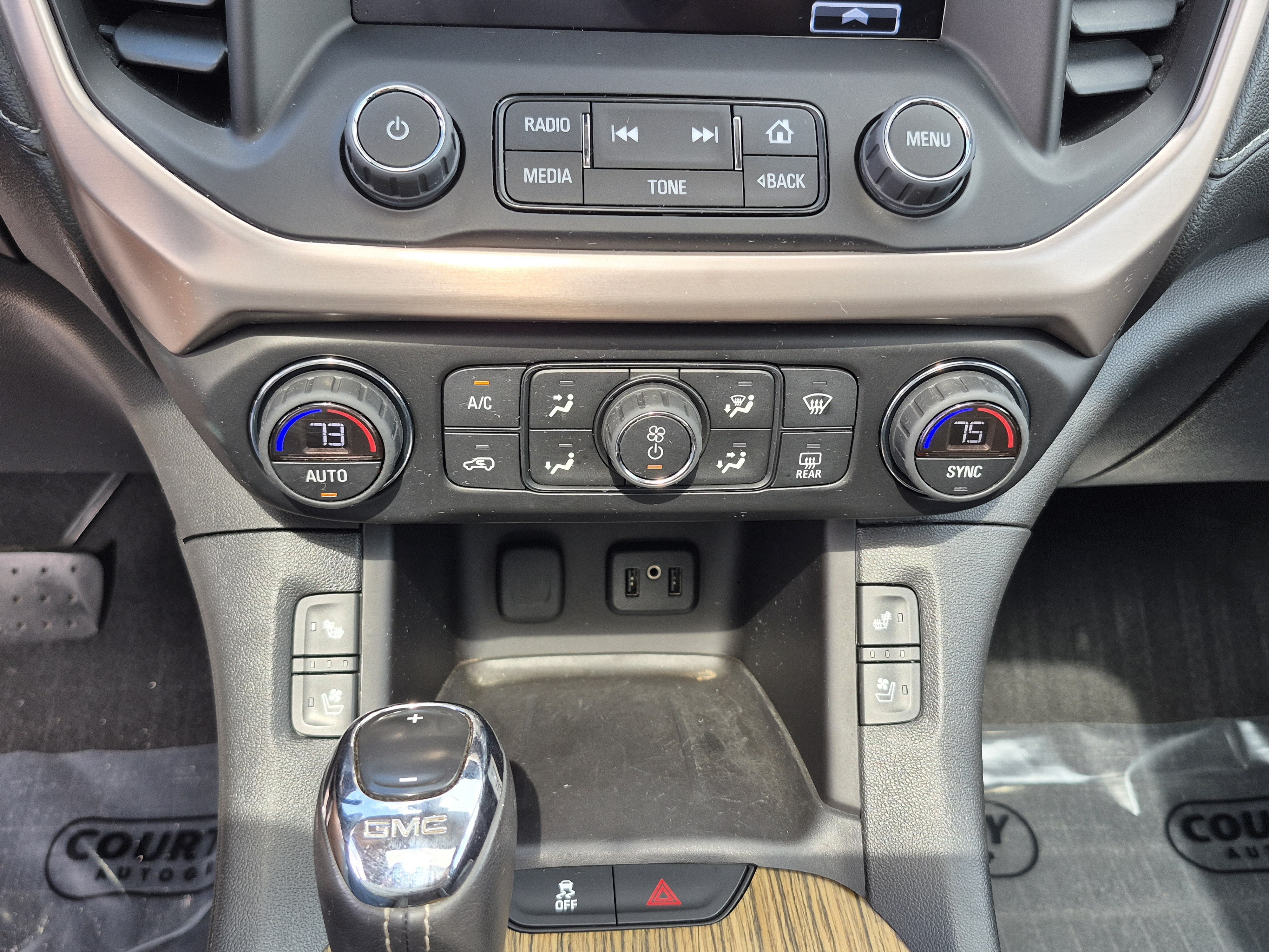 Used 2017 GMC Acadia Denali w/ Technology Package FWD image 26