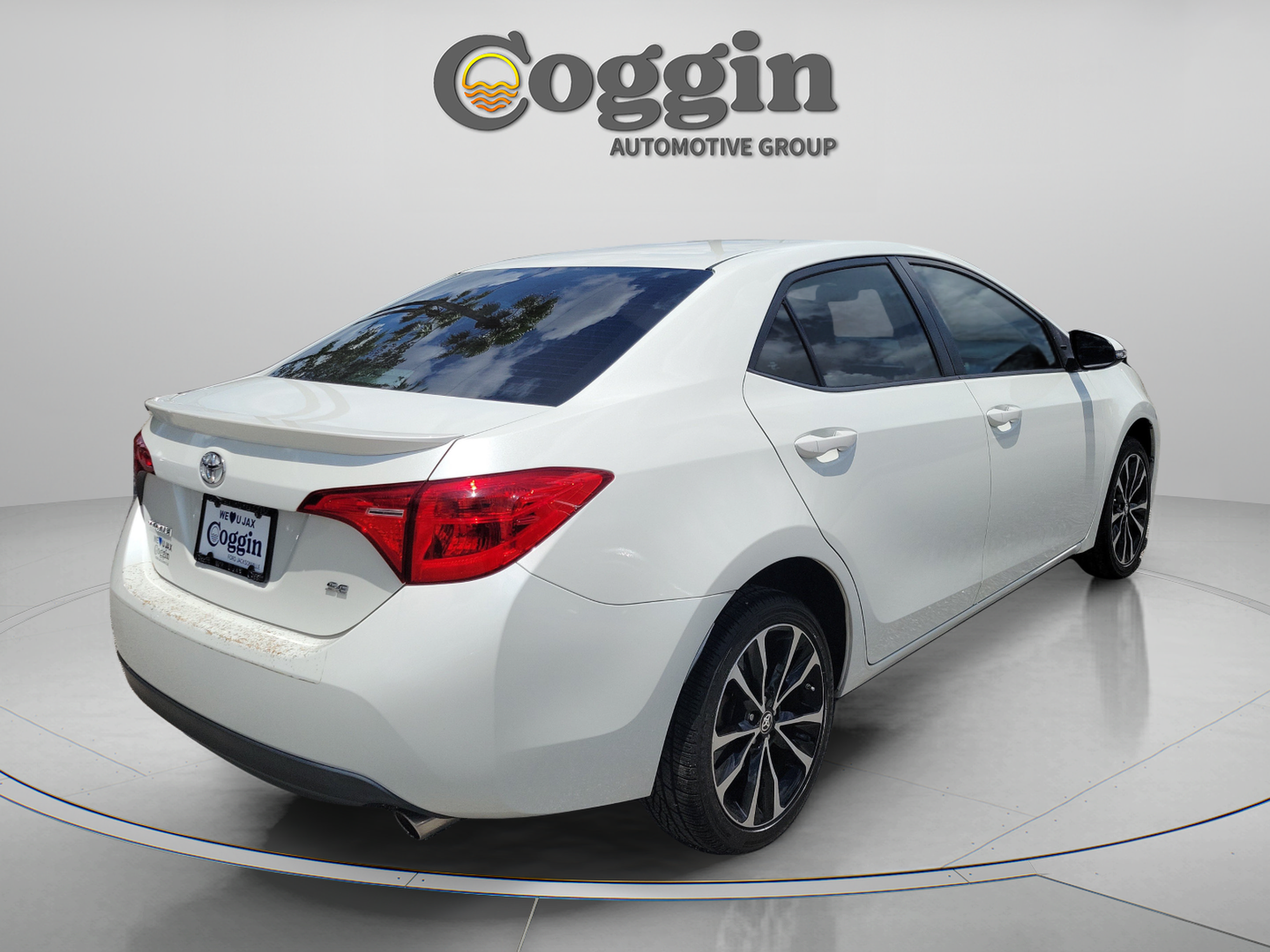 Used 2018 Toyota Corolla SE FWD image 3