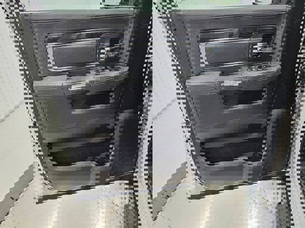 Used 2015 RAM 1500 Limited image 30