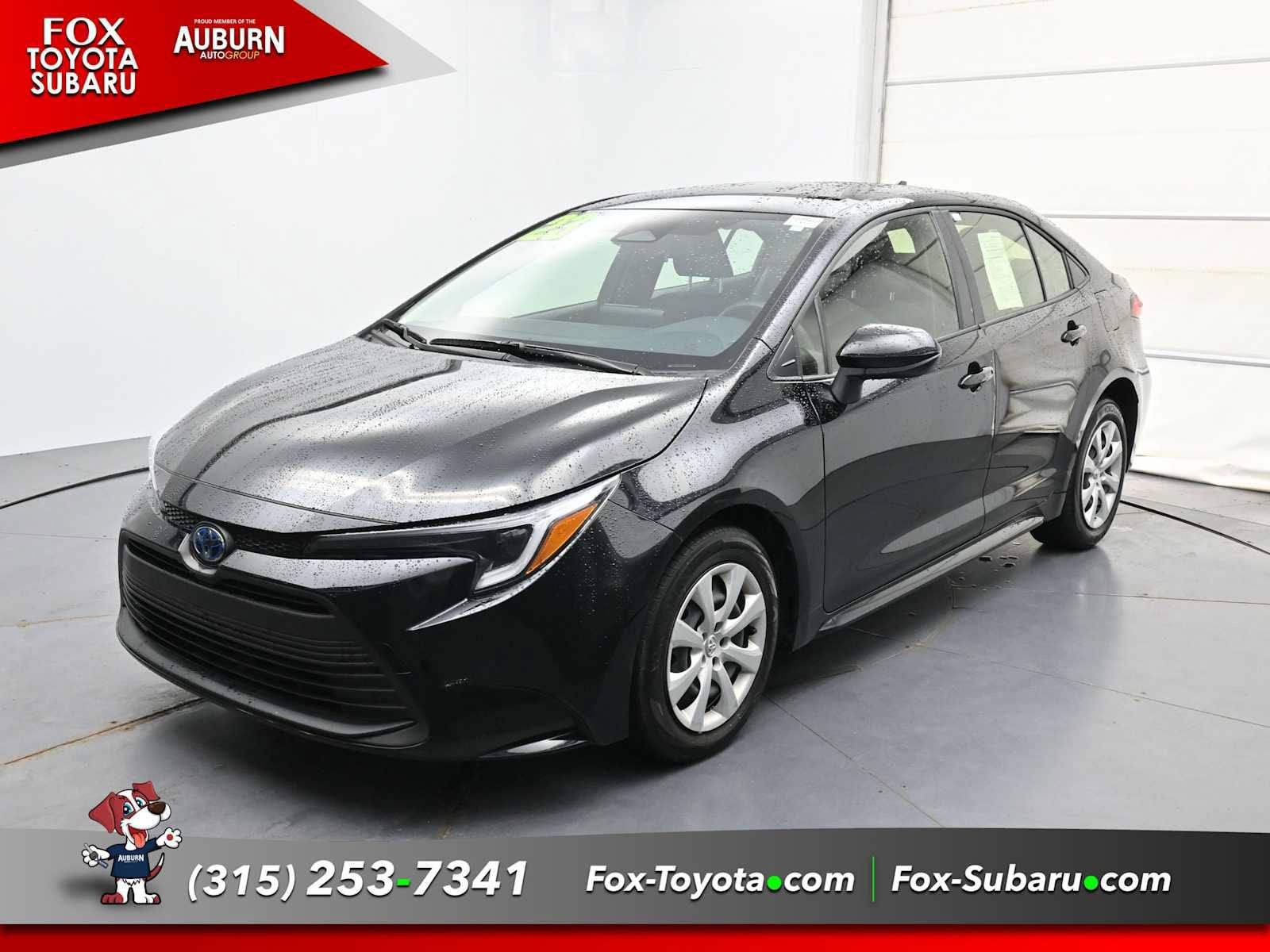 Used 2023 Toyota Corolla LE FWD image 2