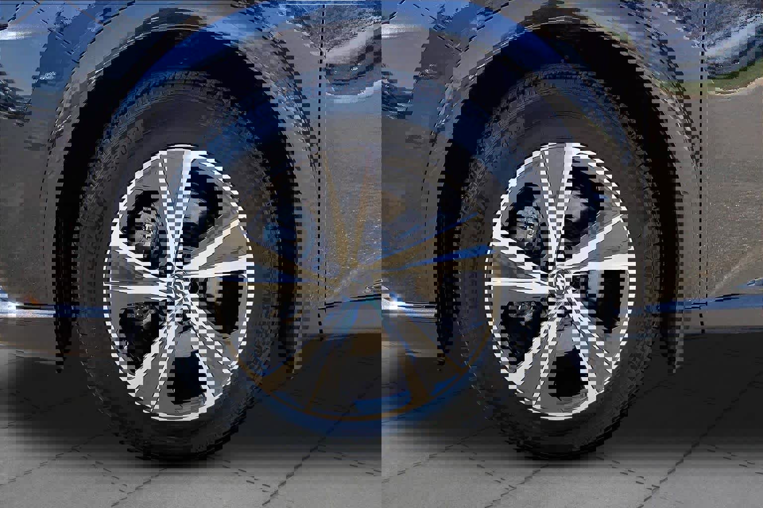 Used 2025 Lexus RX 350 Premium w/ Accessory Package AWD/4WD image 11