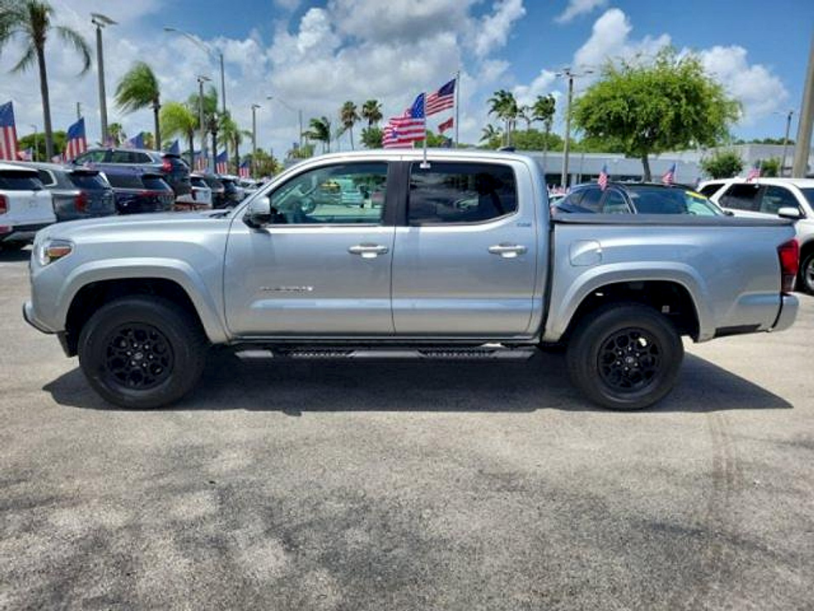 Used 2022 Toyota Tacoma SR5 w/ Technology Package RWD image 4
