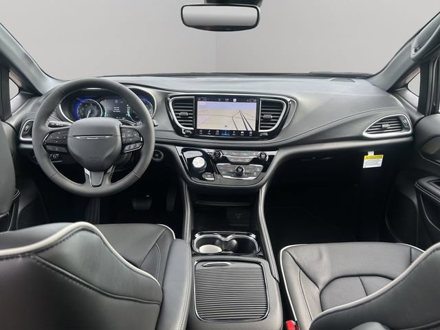 New 2027 Chrysler Pacifica Limited AWD/4WD image 17