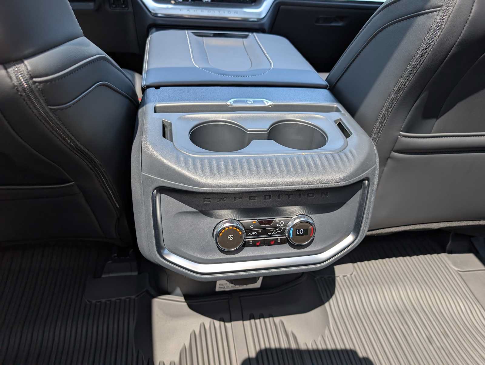 New 2027 Ford Expedition Max Platinum w/ Stealth Appearance Package AWD/4WD image 16