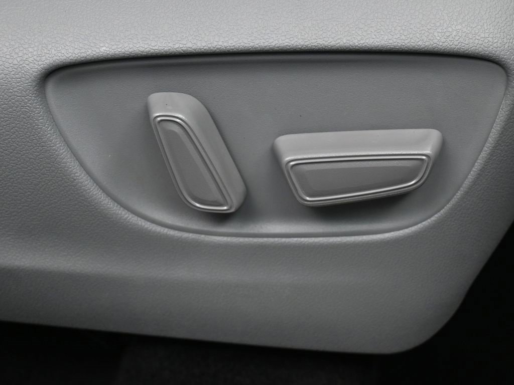 Used 2022 Toyota Highlander Limited image 38