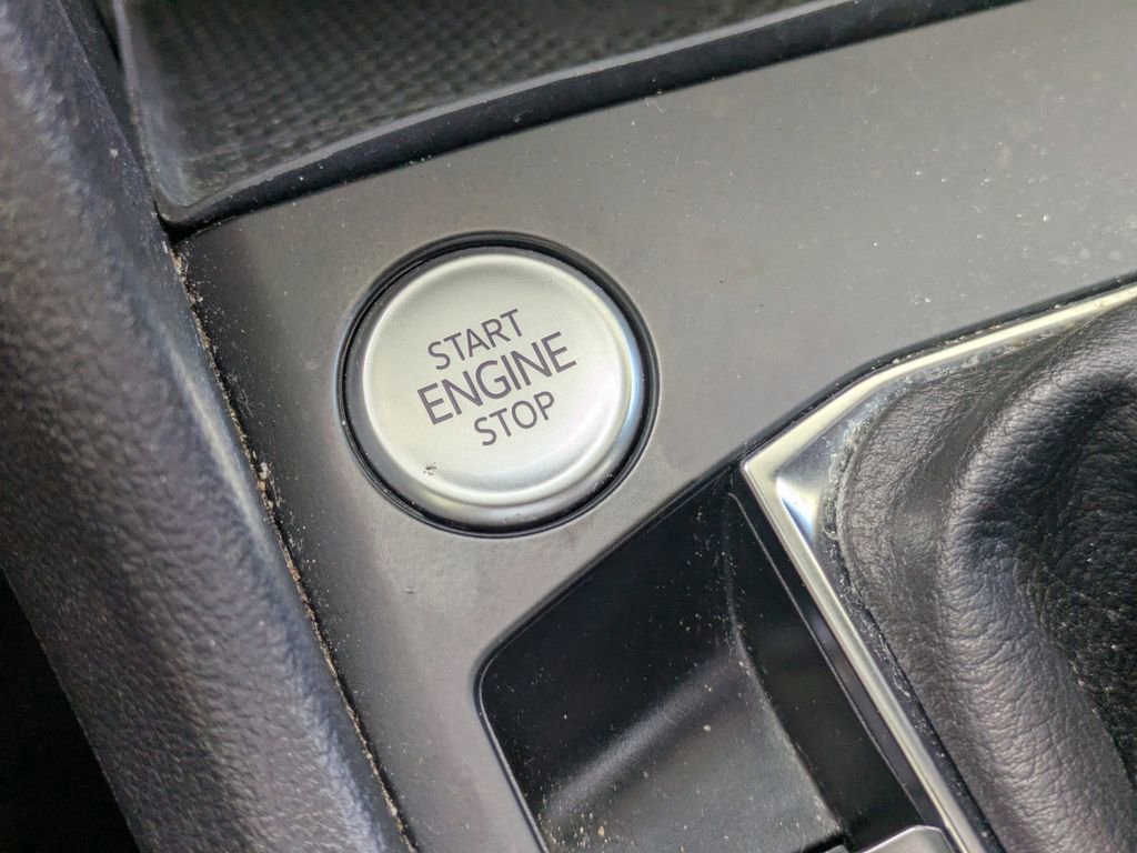 Used 2022 Volkswagen Taos SE image 30