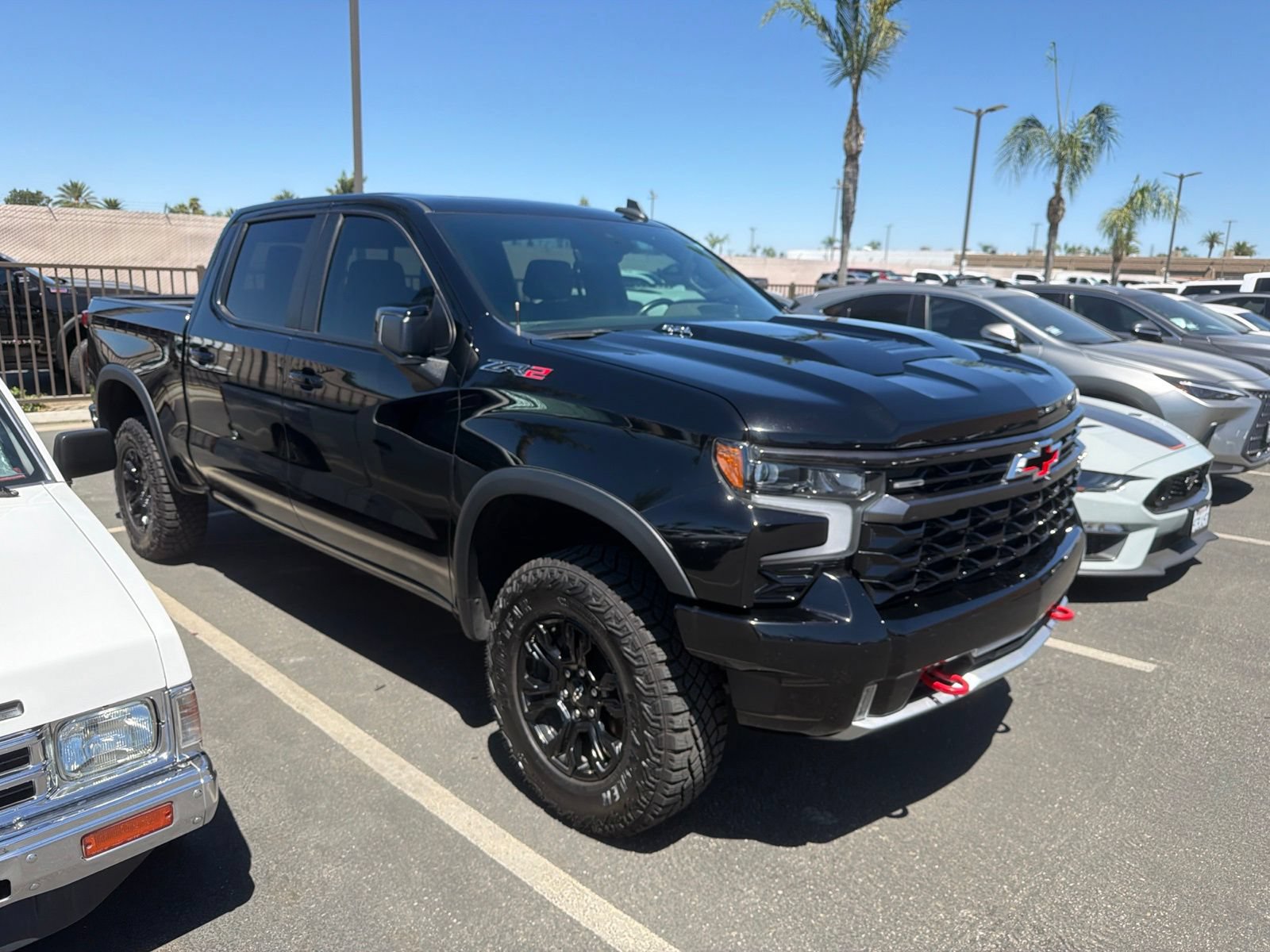 Used 2022 Chevrolet Silverado 1500 ZR2 w/ Technology Package AWD/4WD image 2