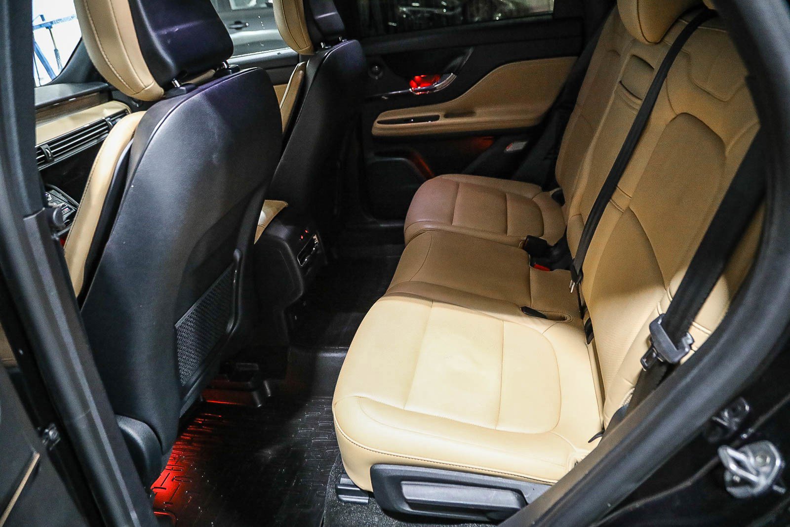 Used 2020 Lincoln Corsair Reserve w/ Equipment Group 201A image 18