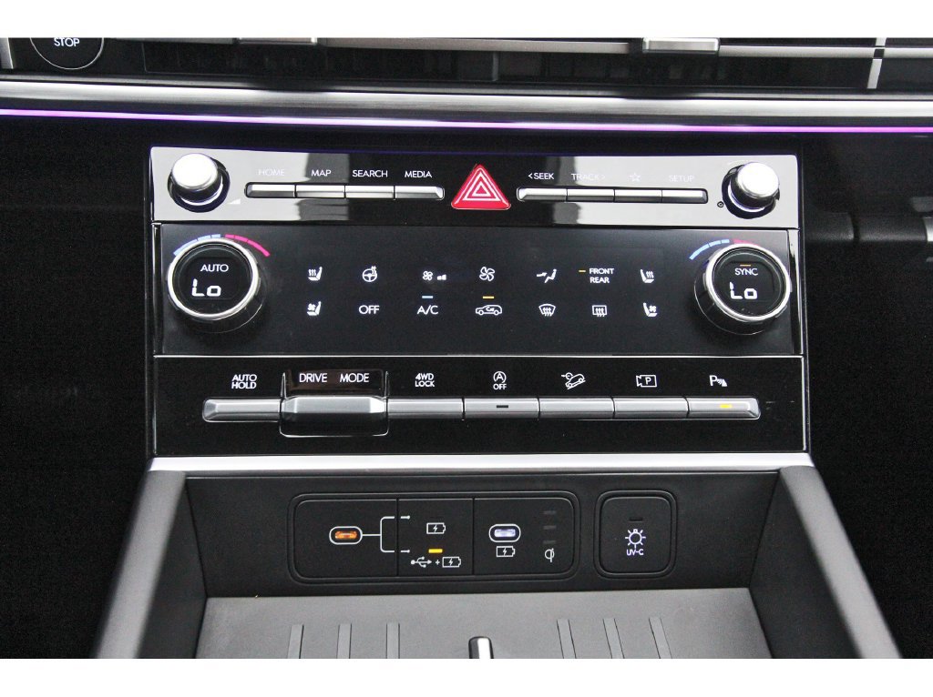 Used 2025 Hyundai Santa Fe Limited AWD/4WD image 30