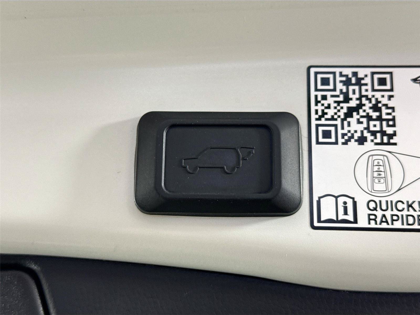 Used 2022 Toyota RAV4 XSE AWD/4WD image 42