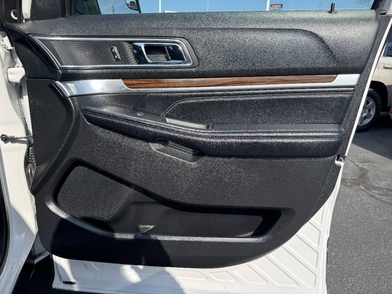 Used 2017 Ford Explorer Limited FWD image 20