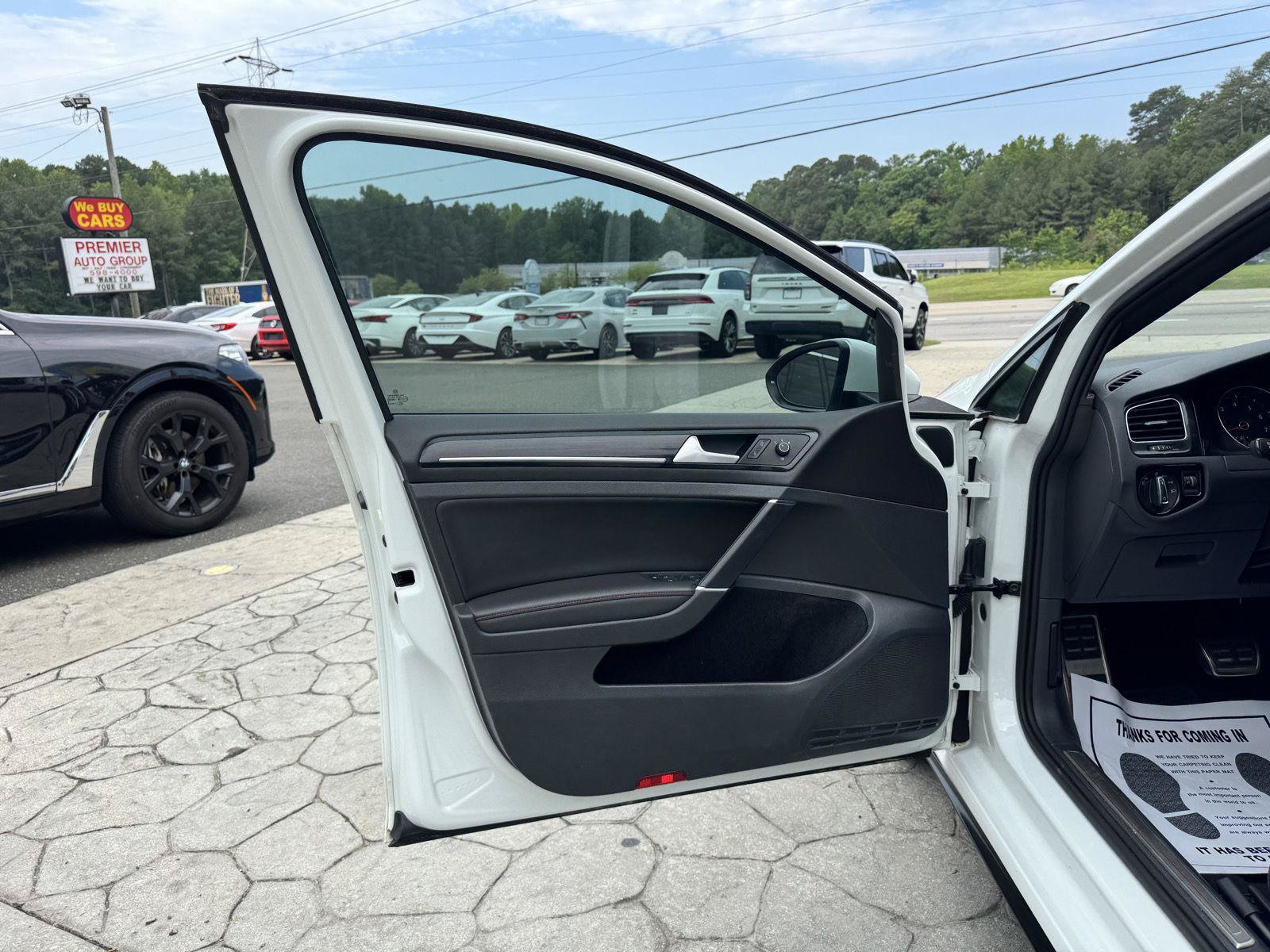 Used 2015 Volkswagen GTI SE FWD image 6