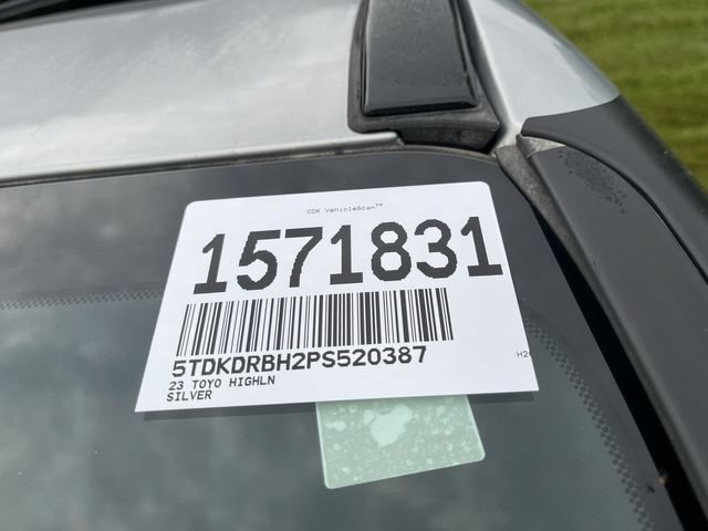 Used 2023 Toyota Highlander XSE AWD/4WD image 10