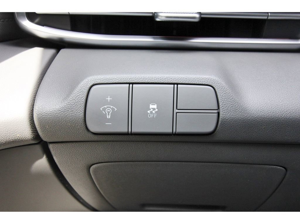 Used 2024 Hyundai Elantra SEL FWD image 22