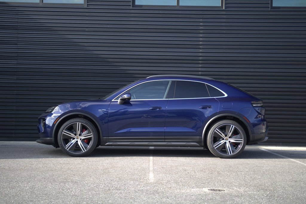 New 2025 Porsche Macan 4S Electric image 2
