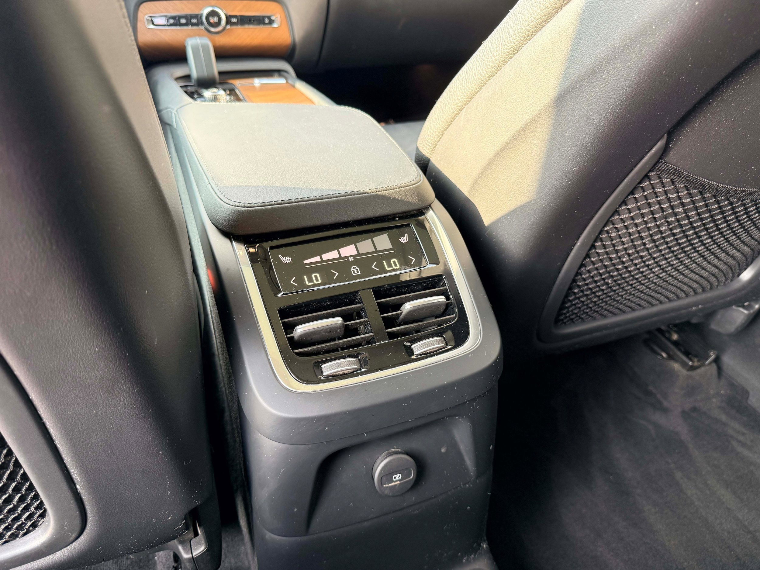 Certified 2023 Volvo XC90 T8 Plus image 16