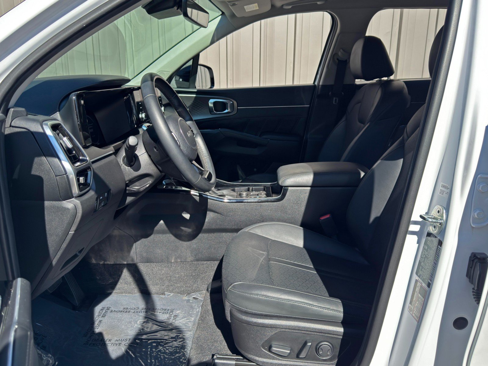 Used 2023 Kia Sorento SX AWD/4WD image 16