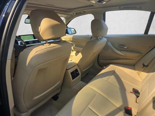 Used 2016 BMW 320i xDrive Sedan image 12