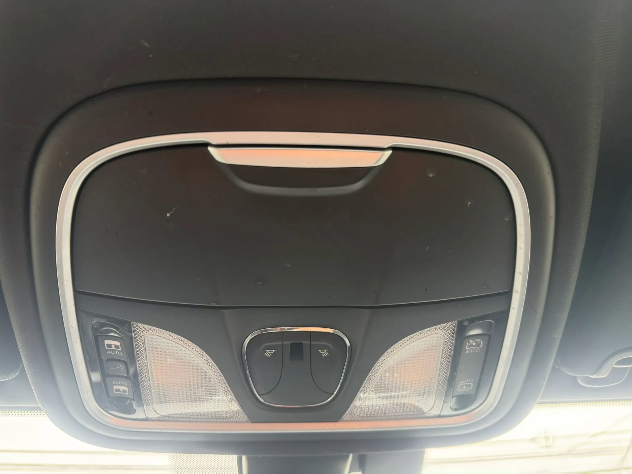 Used 2015 Chrysler 200 S w/ Navigation & Sound Group I AWD/4WD image 30