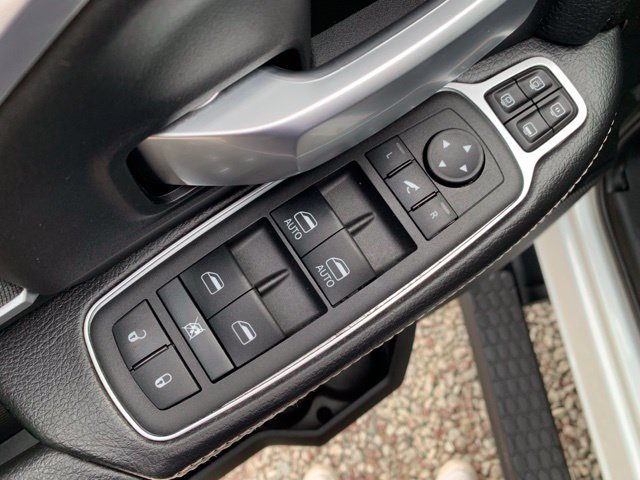 Used 2023 RAM 3500 Big Horn w/ Night Edition AWD/4WD image 23