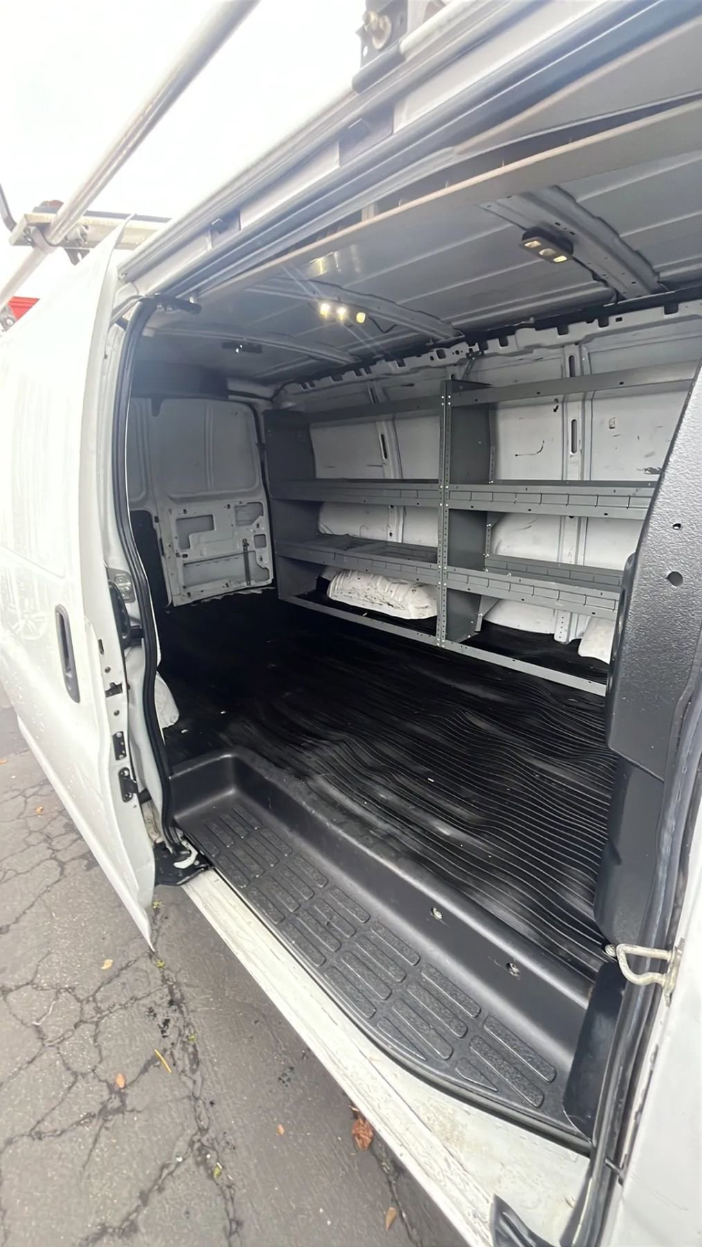 Used 2017 GMC Savana 2500 image 8