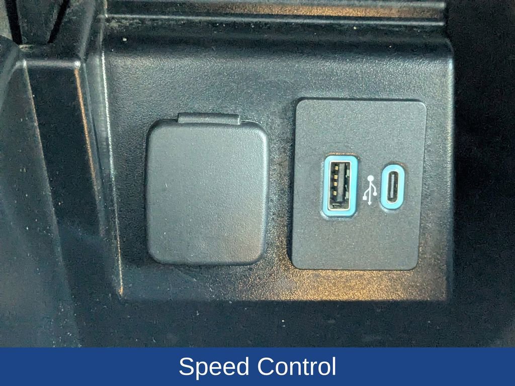 Used 2021 Ford Explorer XLT image 23